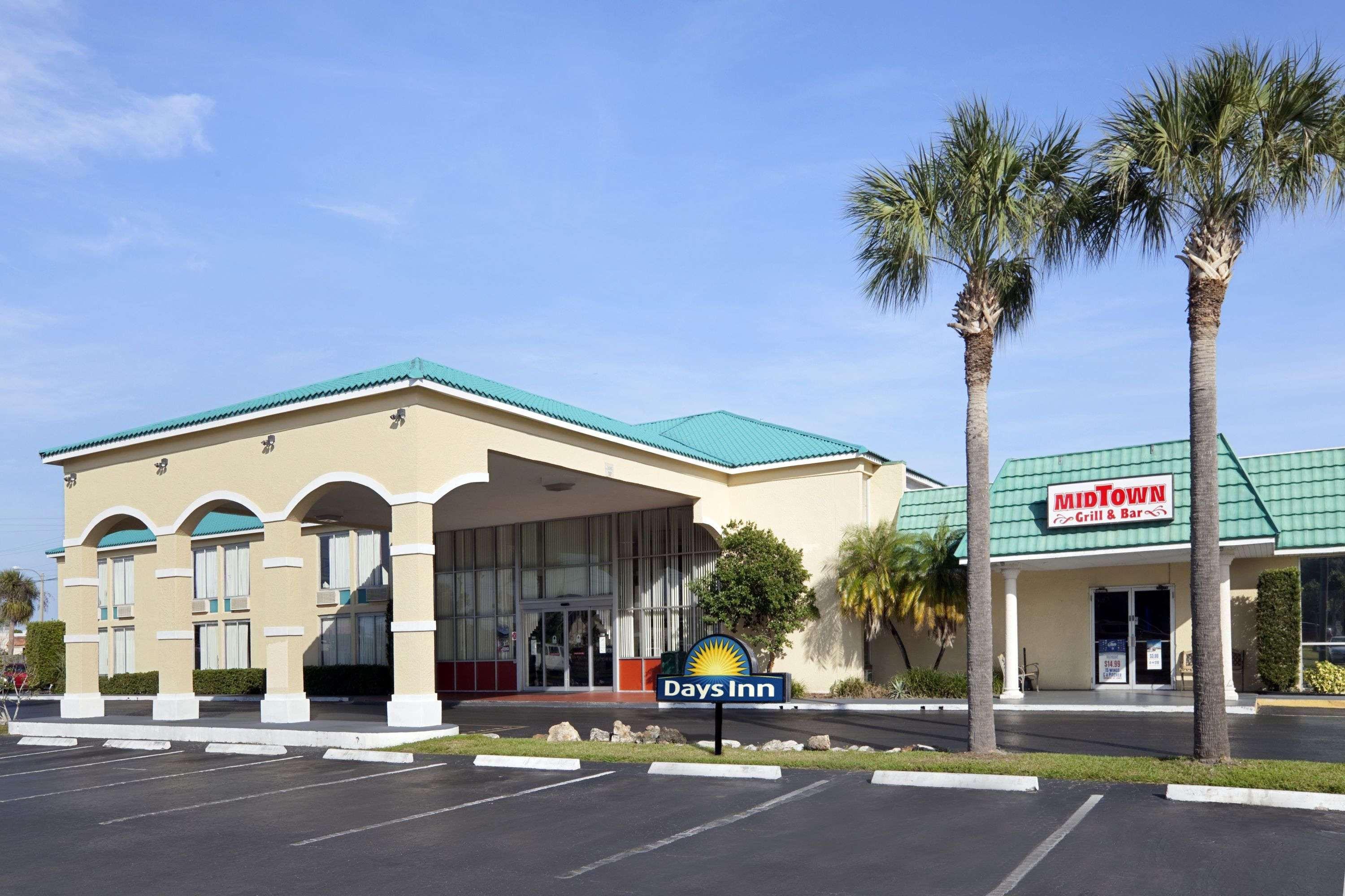 Days Inn By Wyndham Fort Pierce Midtown Exterior photo